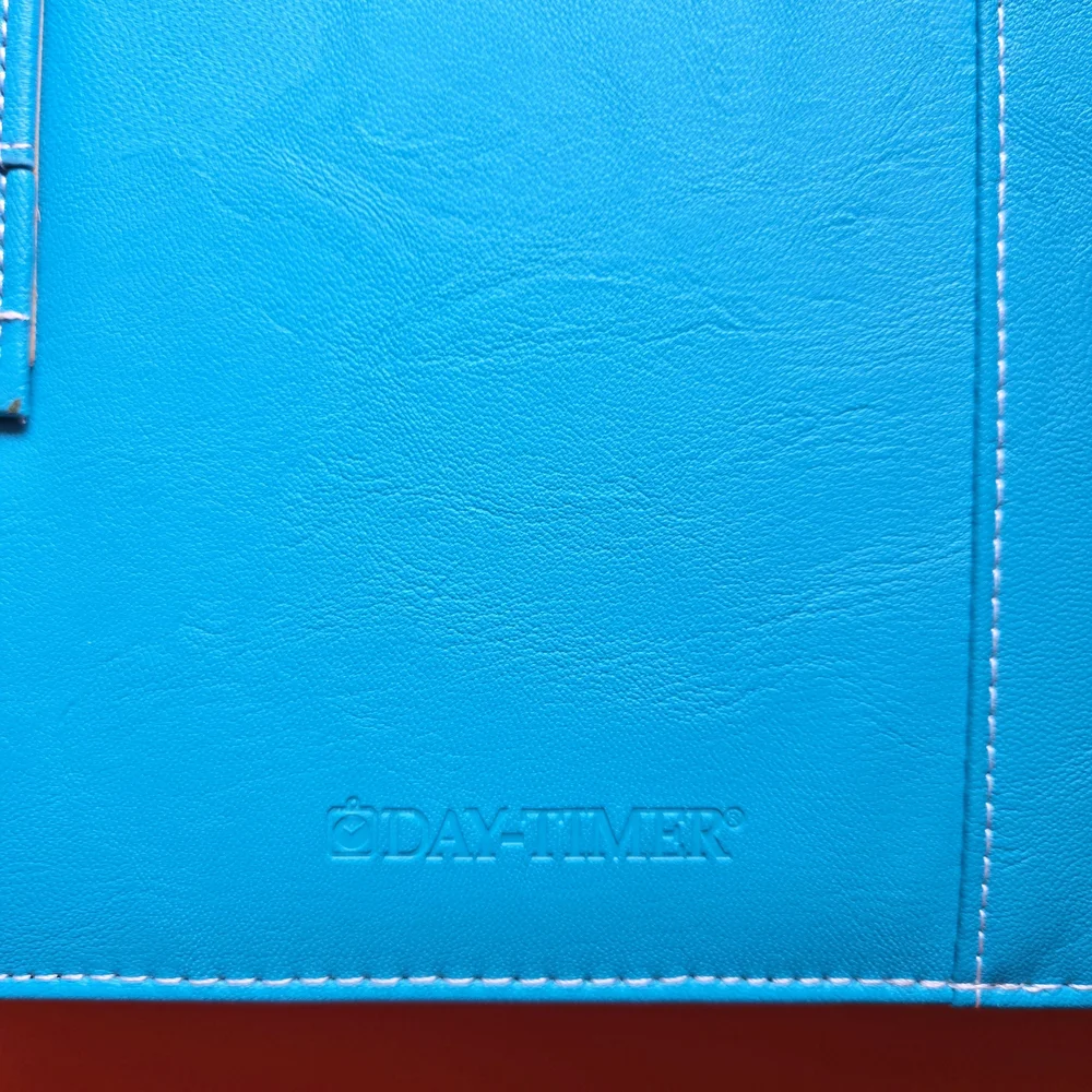 Blue Leather Day-Timer Planner With Snap Closure, Pocket & Notebook 8.5 x 5.5 Pg